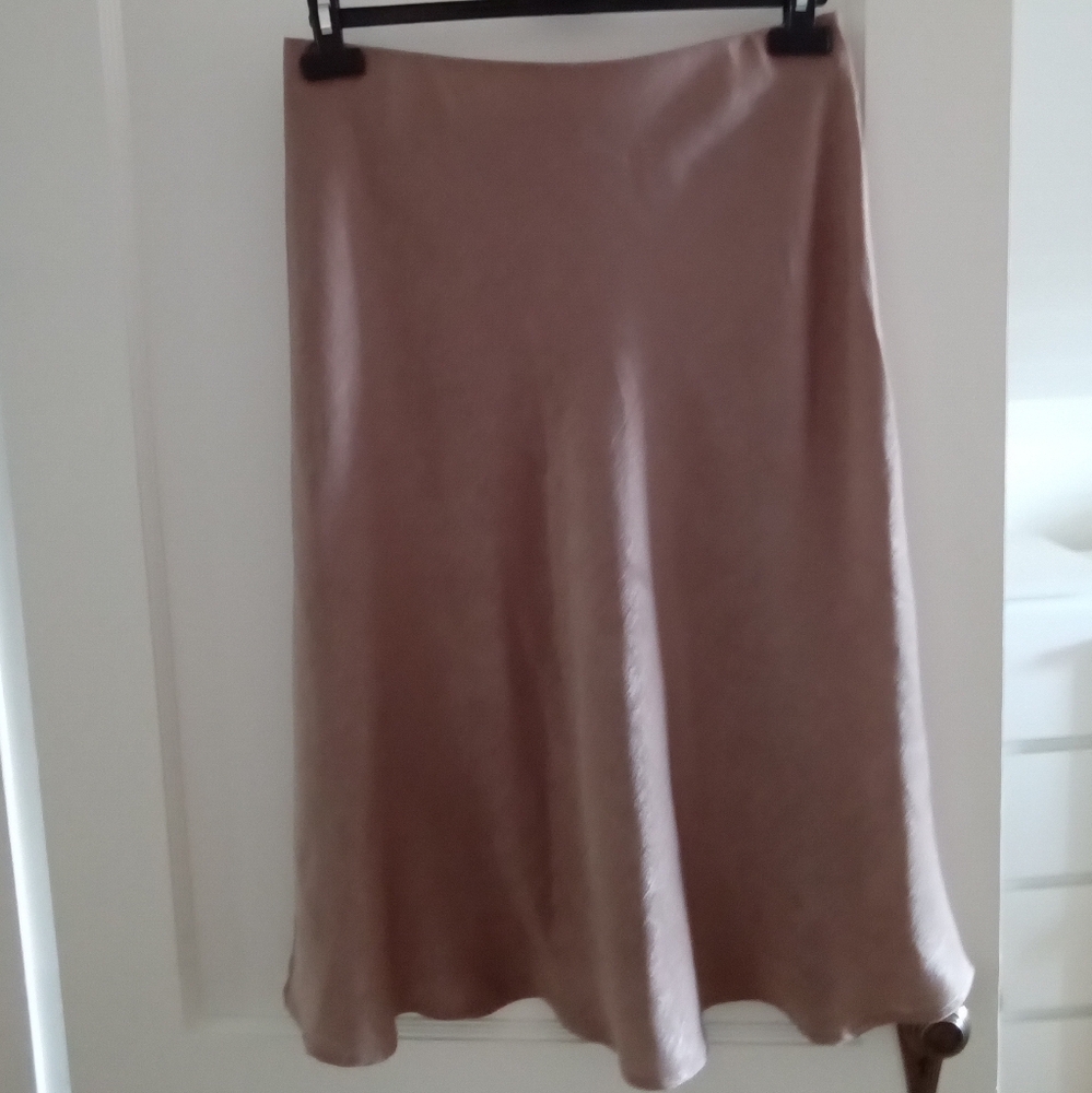 BR Factory Satin Skirt